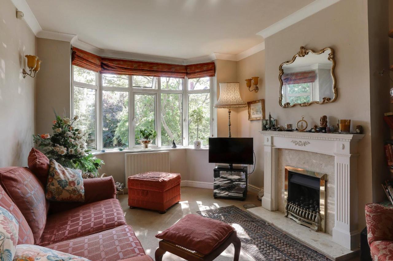 The Yellow House B&B Woodborough  外观 照片