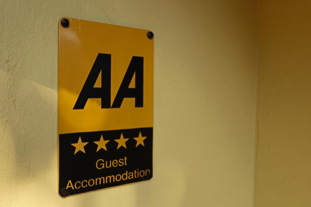 The Yellow House B&B Woodborough  外观 照片